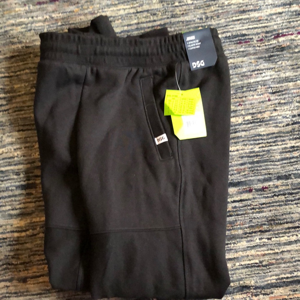 DSG youth large, black joggers